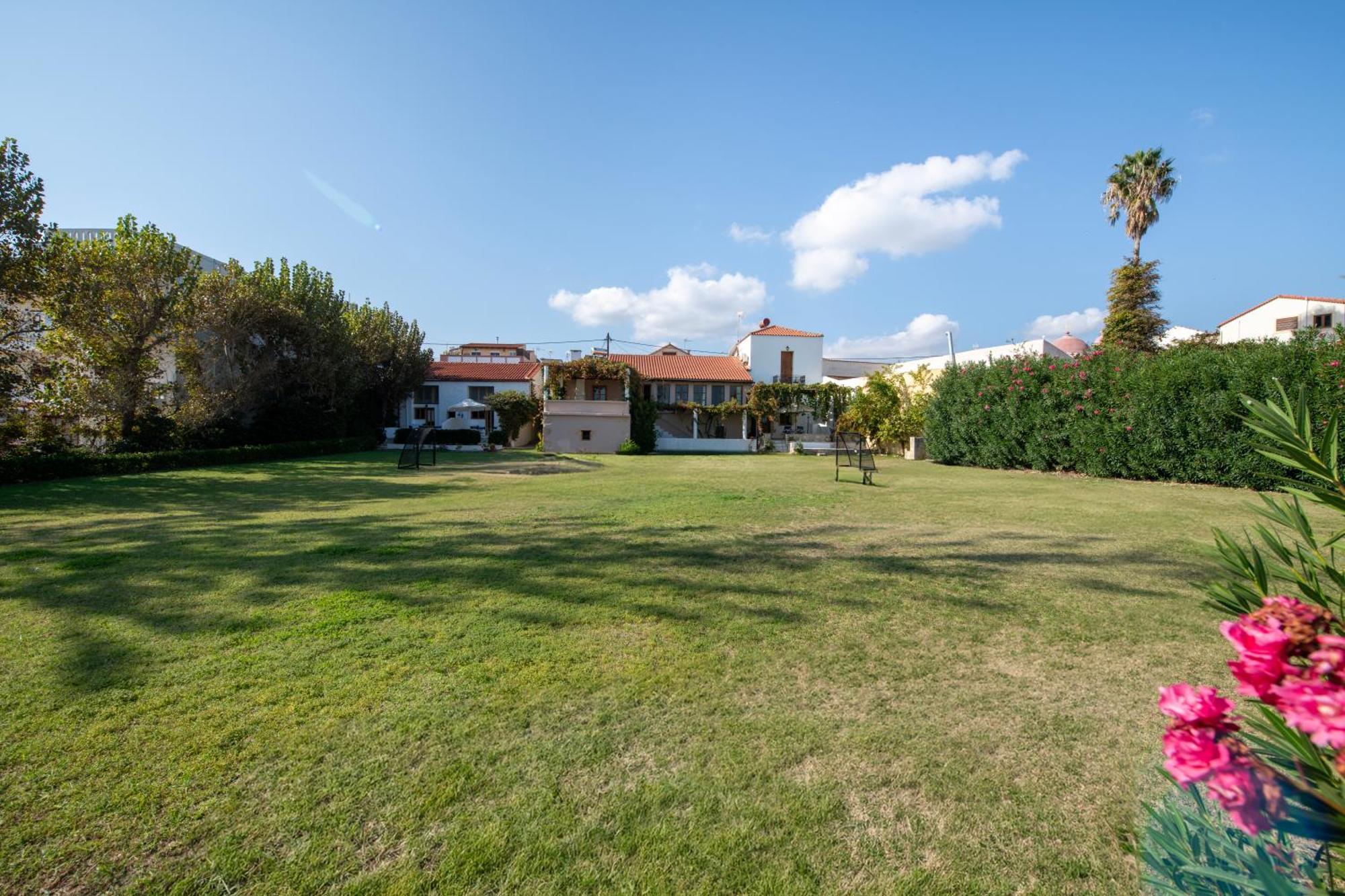 Ismini Apartments Каливес Экстерьер фото